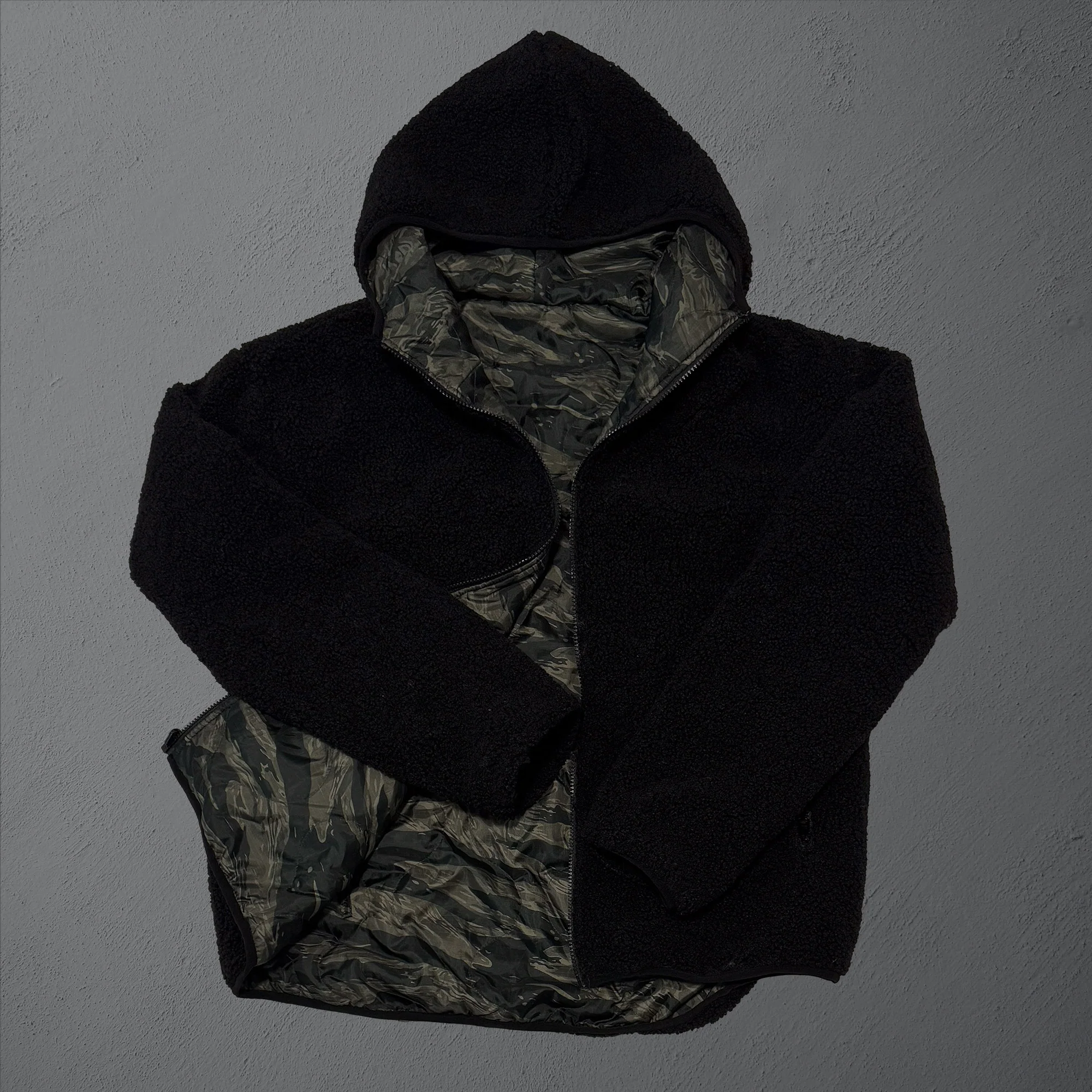 The Sherpie - Woobie / Sherpa Hybrid Jacket - tigerstripe black / black - Image 18