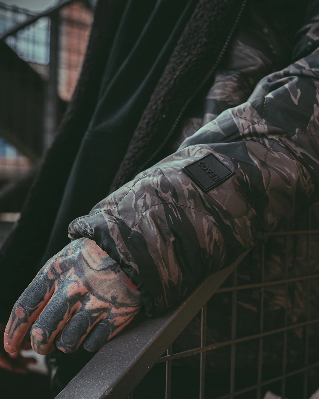 The Sherpie - Woobie / Sherpa Hybrid Jacket - tigerstripe black / black - Image 9