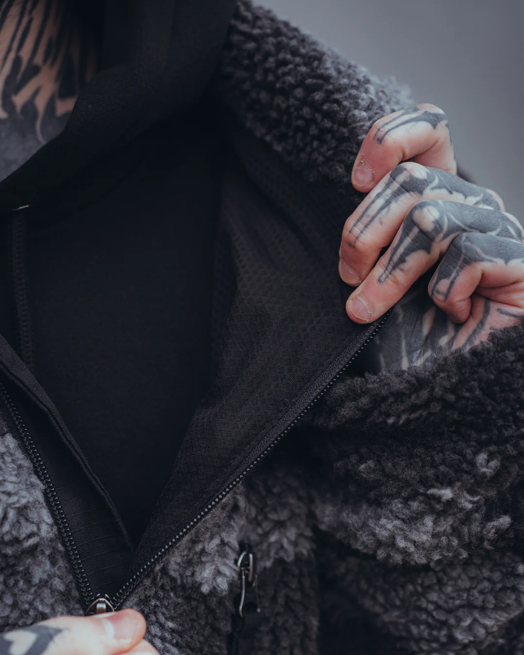 The Snugg - Sherpa Jacket - Tigerstripe Black - Image 7