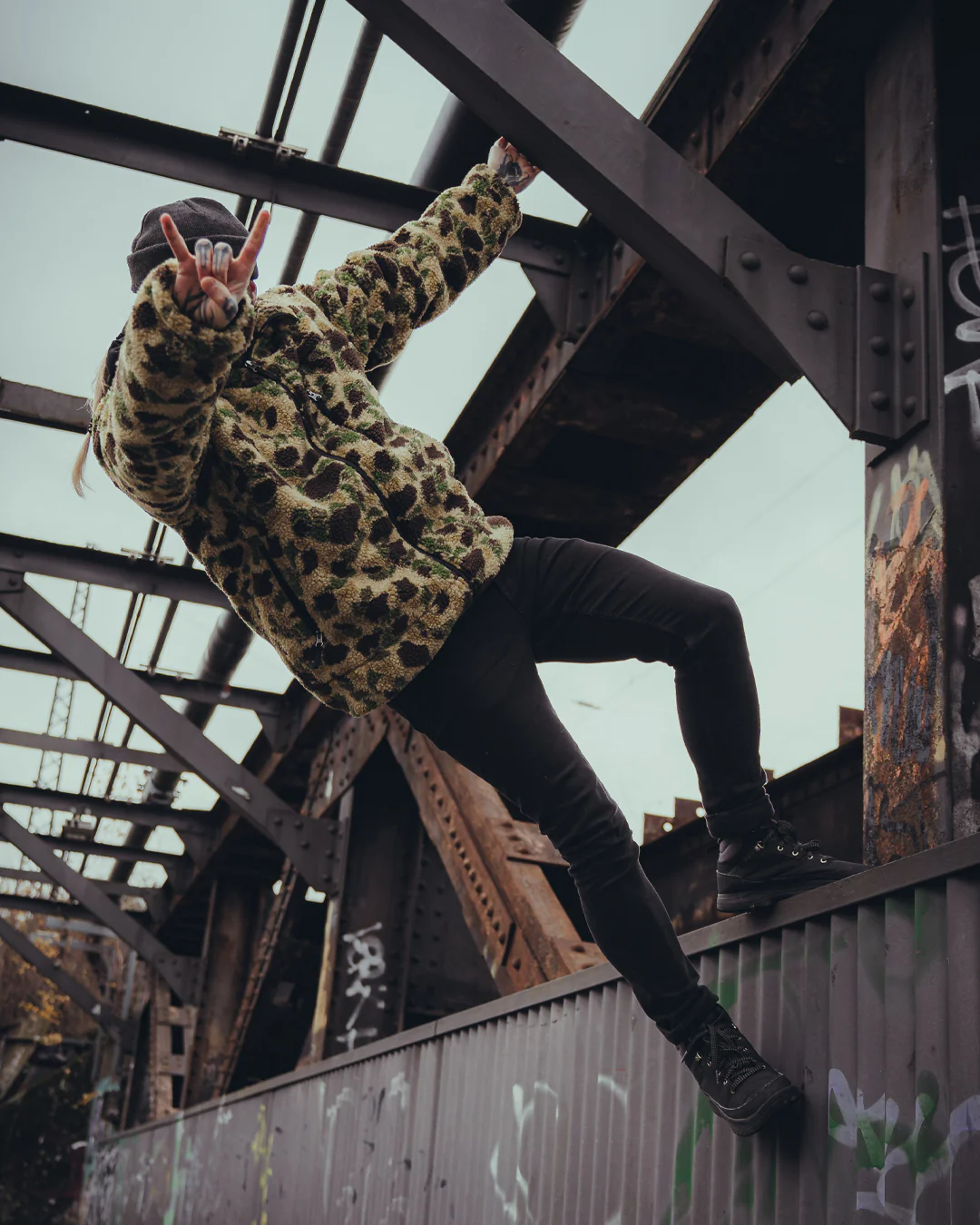 The Snugg - Sherpa Jacket - Frogskin - Image 13