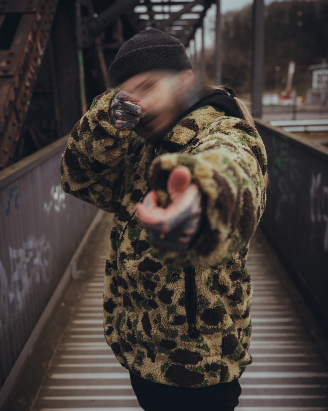 The Snugg - Sherpa Jacket - Frogskin - Image 15
