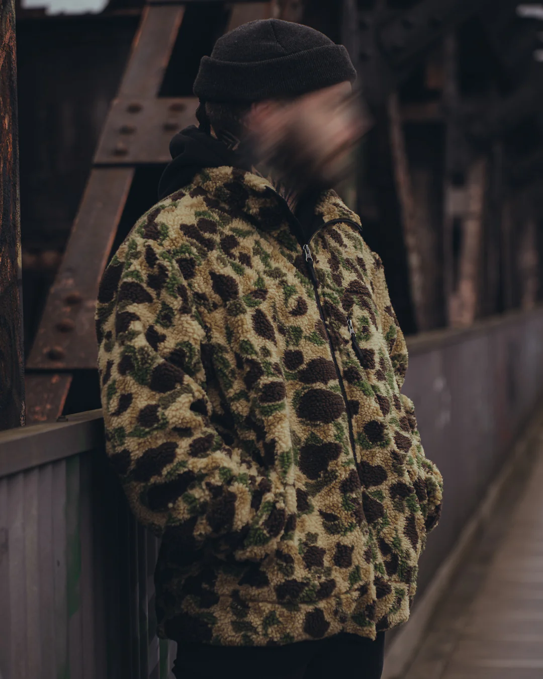 The Snugg - Sherpa Jacket - Frogskin - Image 3
