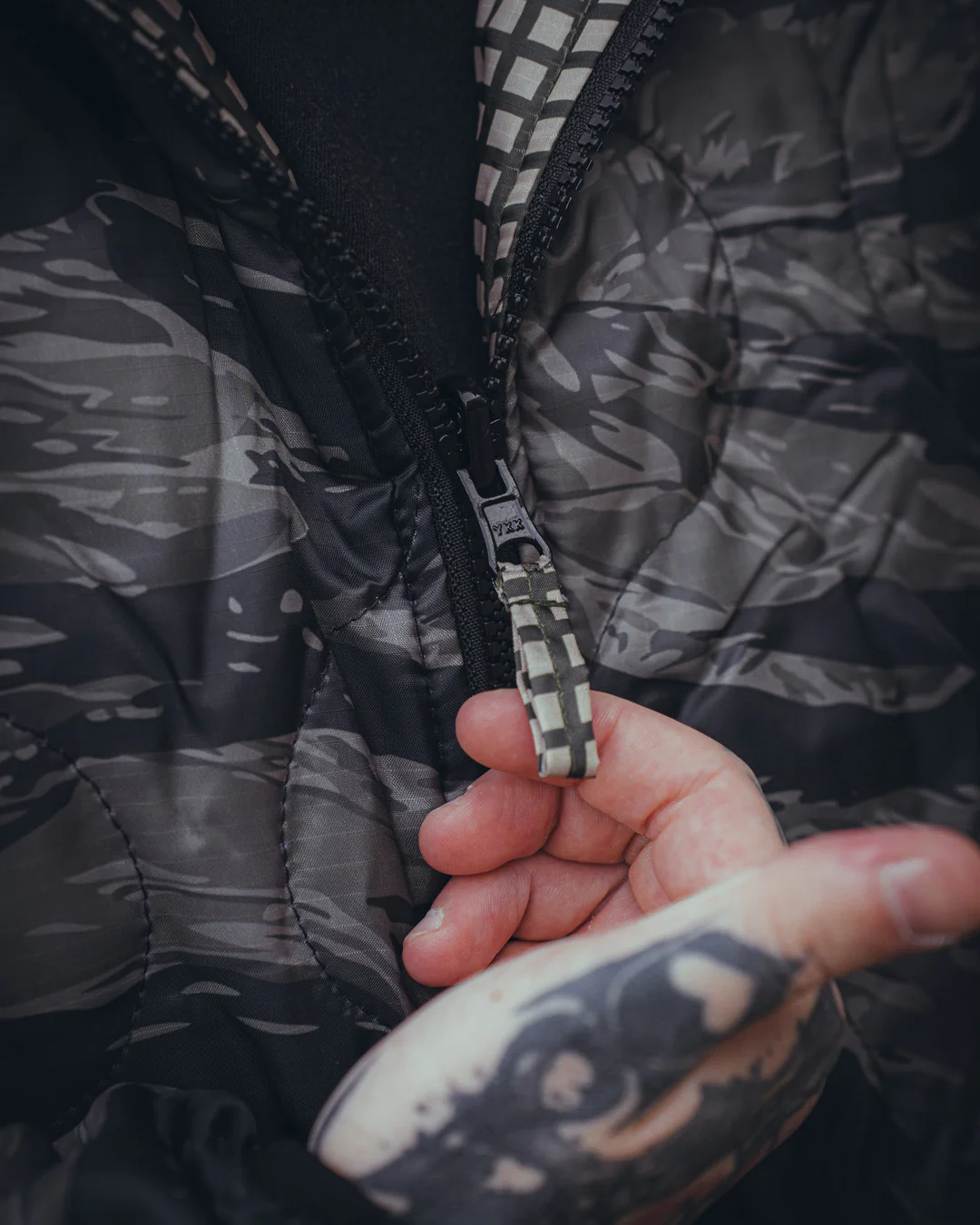 Woobie Jacket V2.0 - FORBIDDEN COMBO SPECIAL - DNC / Tigerstripe black reversible - Image 6