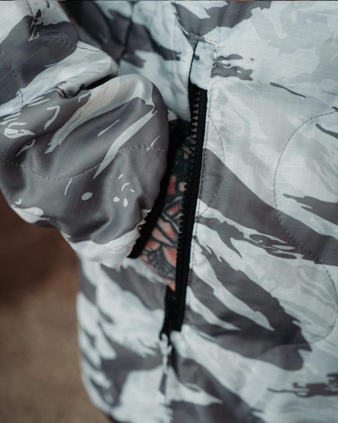 Woobie Jacket V2.0 - Tigerstripe Arctic / Grimestone reversible - Image 18